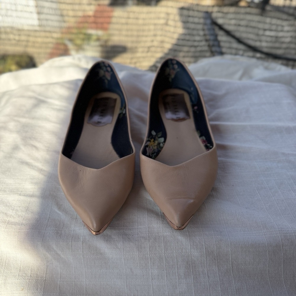 Ted Baker London Nude Pink Leather Pointed Toe Flats Rose Gold Floral S 5/5.5 - Picture 14 of 16